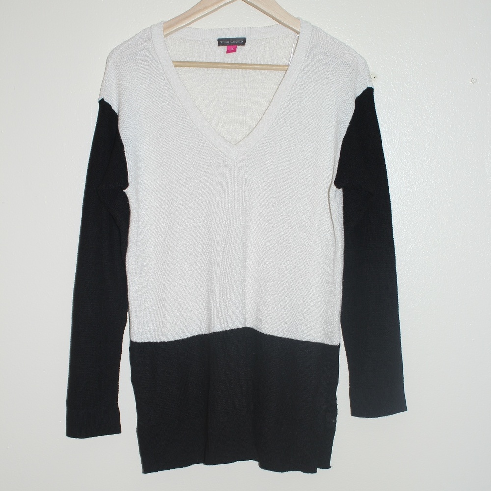 5/$25 🛍 Vince Camuto Long Sleeve Sweater